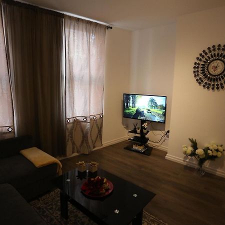 Luxury 1 Bedroom Flat In The Heart Of Wood Green Londres Quarto foto